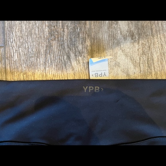 Abercrombie & Fitch Your Personal Best YPB Flare Leggings Pant Black Large Short - Picture 12 of 16